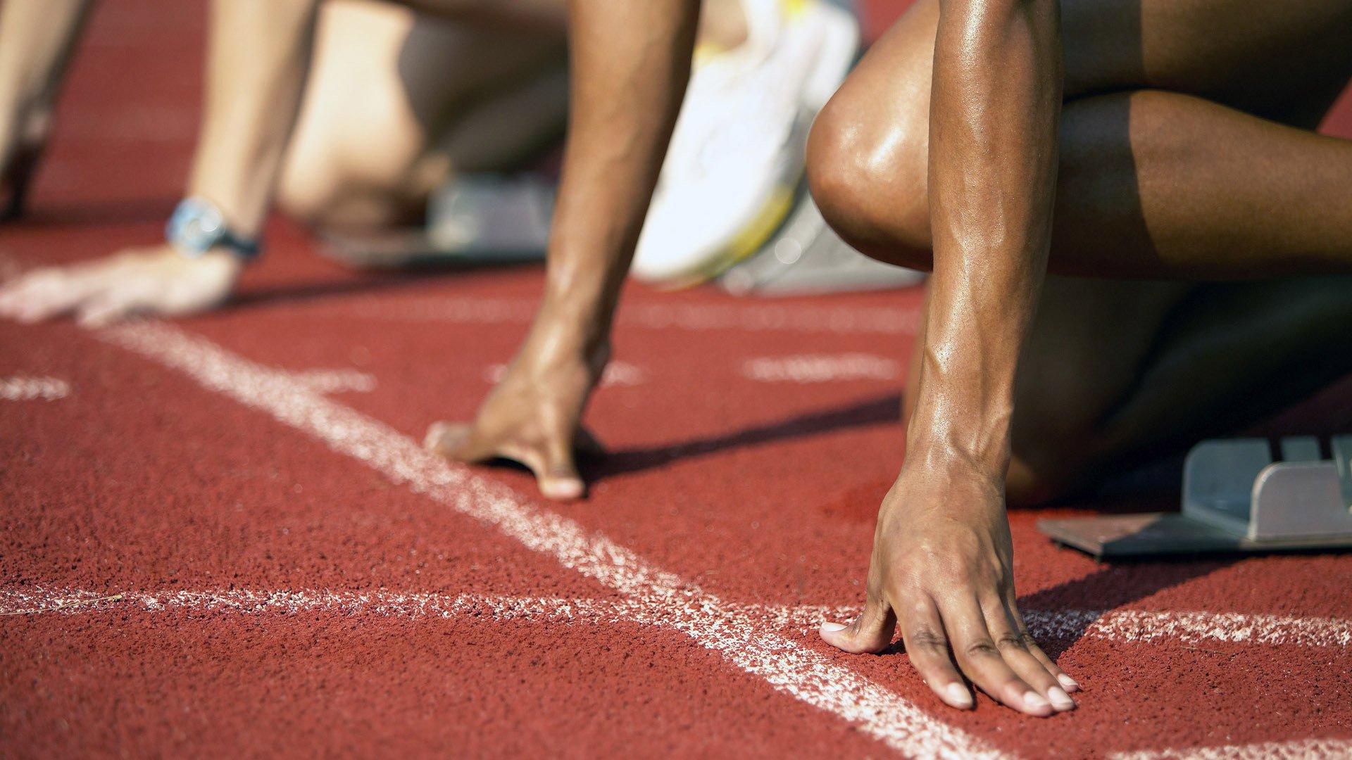 2021年季后赛，库里的每一场远投都成为比赛的“焦点”，数场比赛投中五个以上三分球